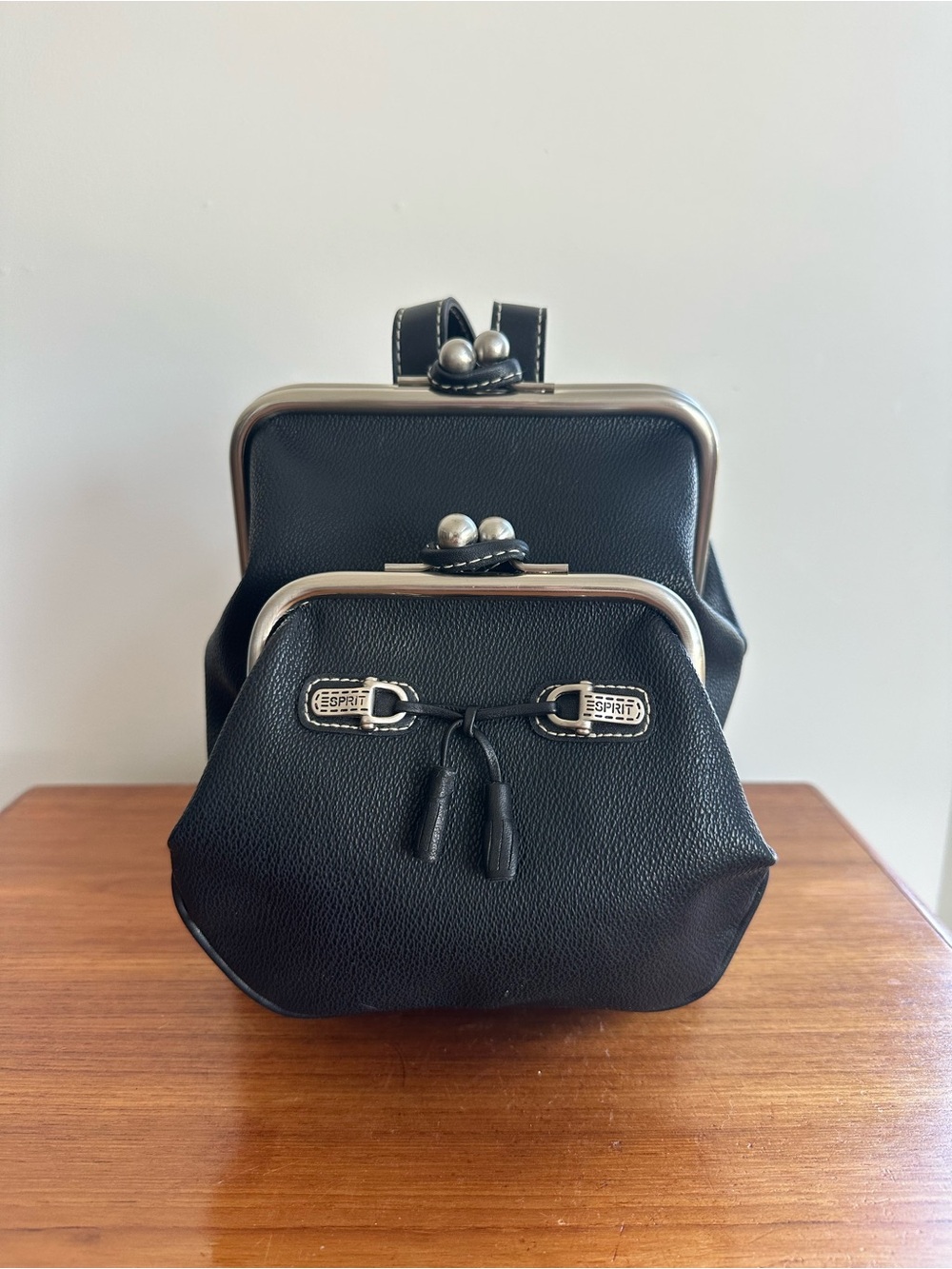 ESPRIT | VTG KISSLOCK SMALL BACKPACK / PURSE | BLACK FAUX LEATHER | EUC 90s Y2K - Picture 3 of 10